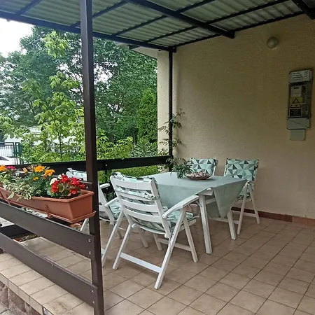 Csillag-lak Dom wakacyjny Balatonföldvár