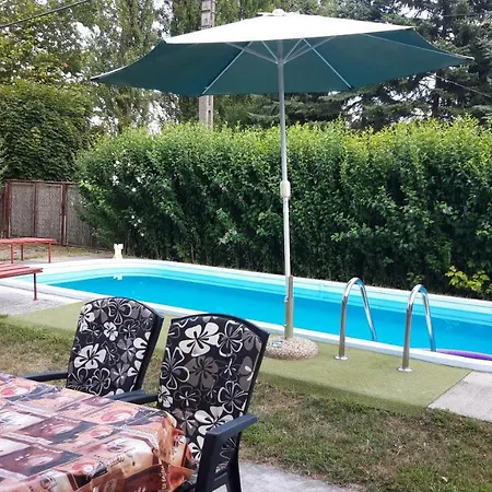 Csillag-lak Dom wakacyjny Balatonföldvár