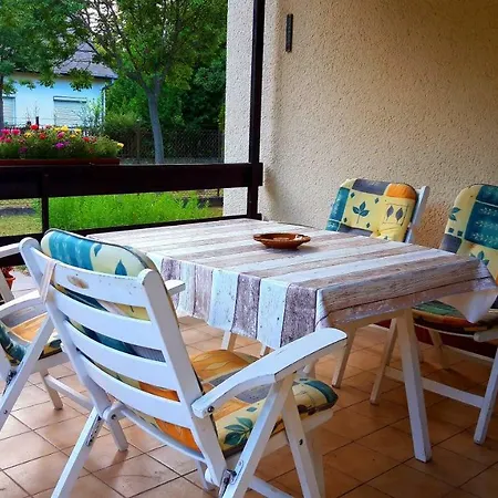 Csillag-lak Holiday home